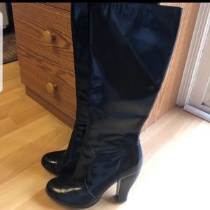 Tall born leather boots